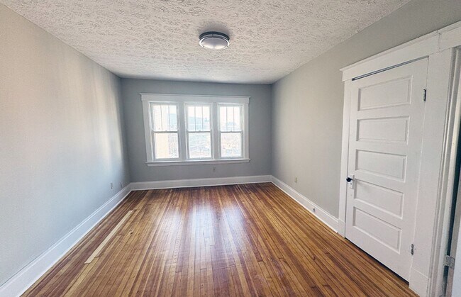 Photo - 2831-2833 Glendora Avenue Unit 2831-01