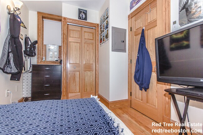 Photo - 16 S Russell St Unit 4