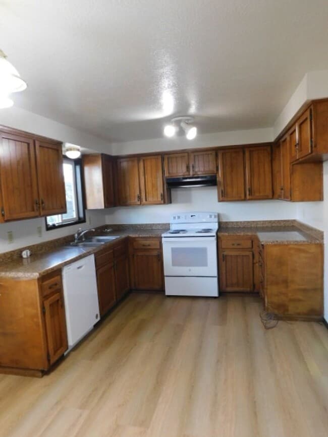 Photo - 3Bd/2Ba Single Story House - For viewing!