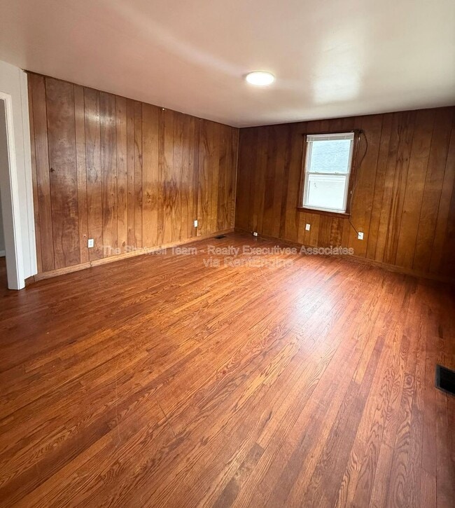 Photo - 2406 Wilson Ave