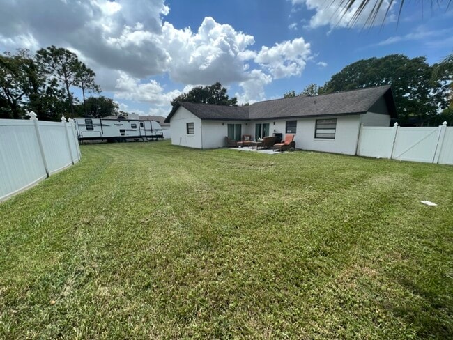 Photo - 652 Glenview Dr