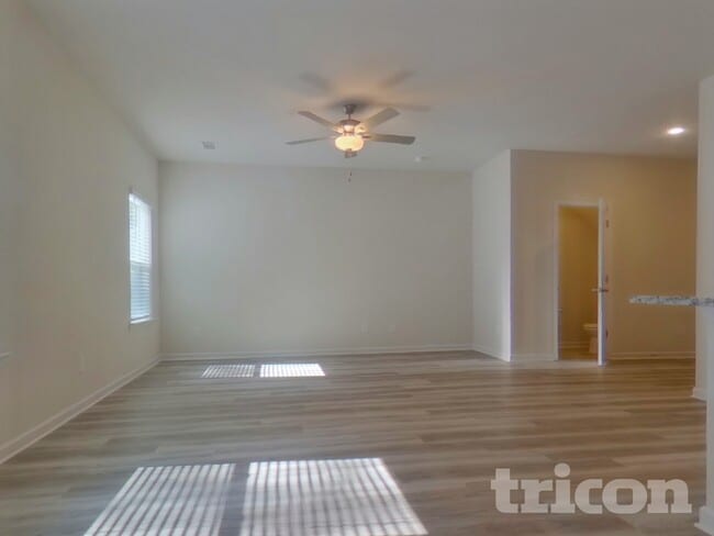 Photo - 449 Prescott Wy