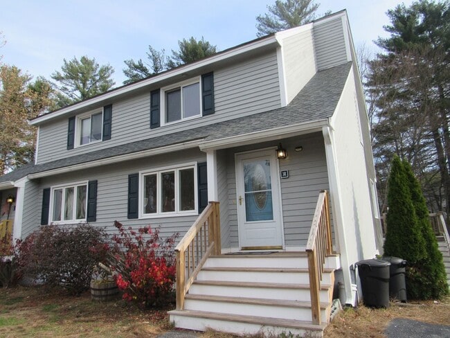 Building Photo - Derry Townhouse for Rent- 2 Bedrooms + Loft! Available Nov 15!