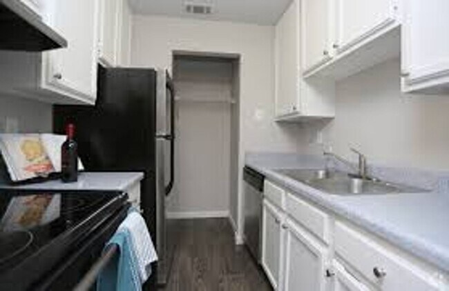 Photo - Gastonian  - 305-307 Unidad 307