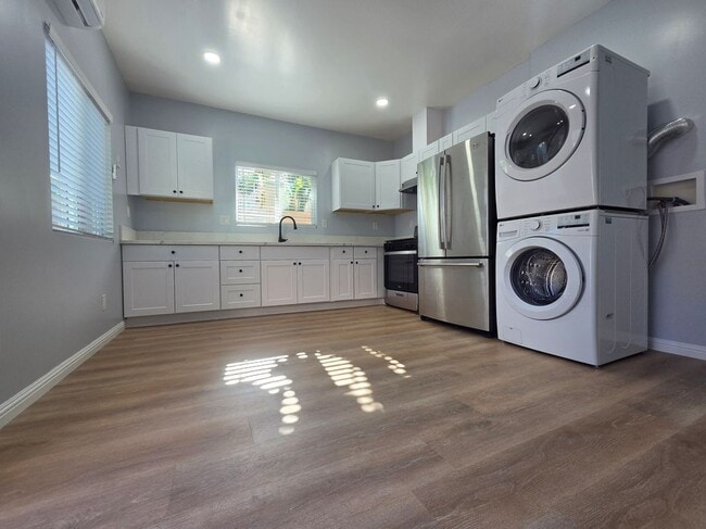 Photo - 1715 W 64th St Unit a