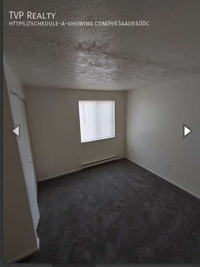 Photo - 1454 W River Rd N