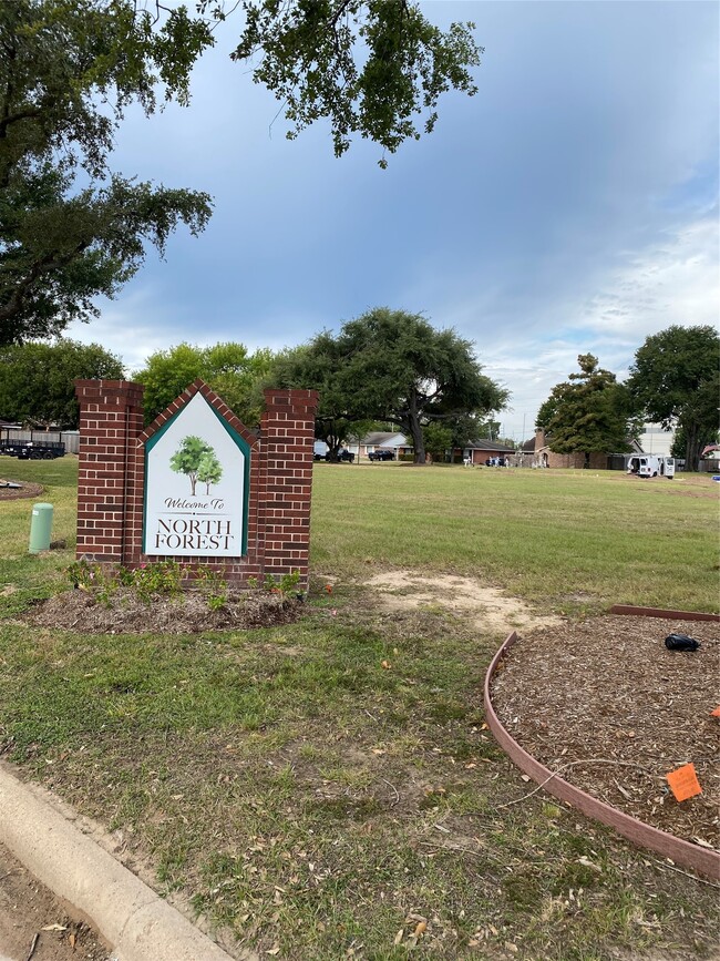 Photo - 415 N Forest Blvd