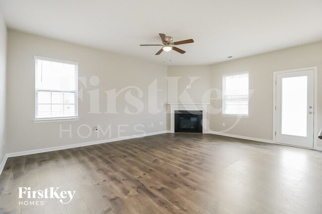 Photo - 114 Rivercamp St