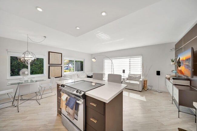 Photo - 2811 NE 51st St Unit 7