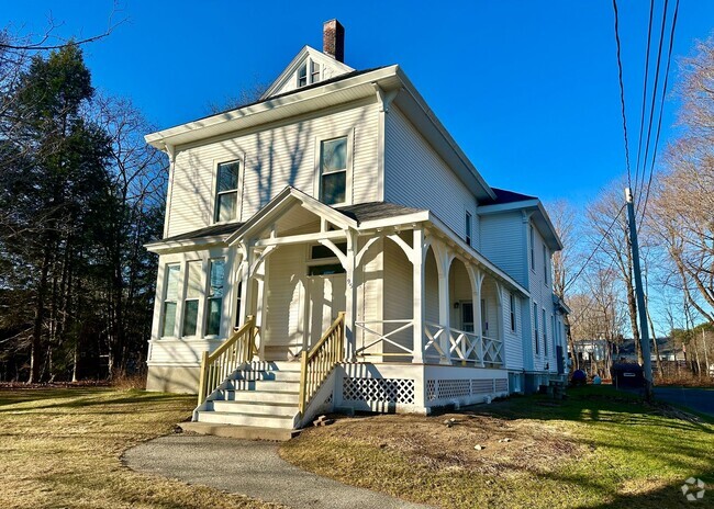 Building Photo - 2 Bedroom 1.5 bath Townhouse Unit 9 Frotn Main House