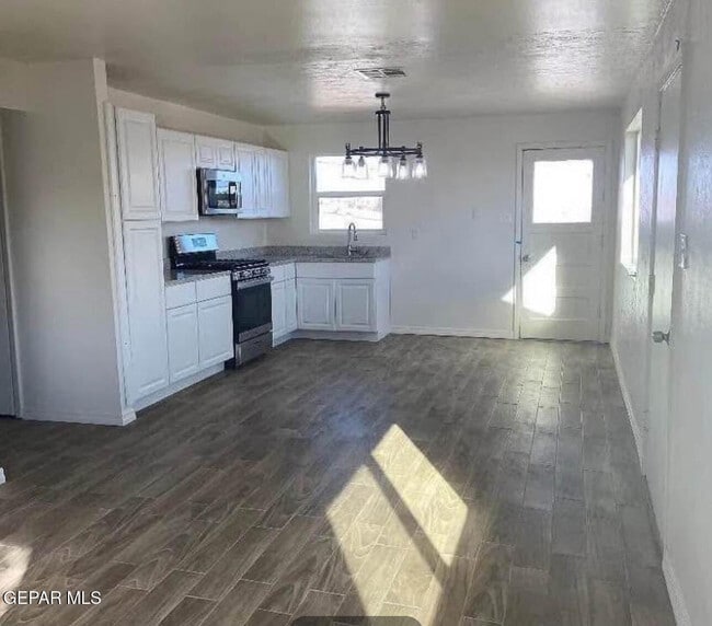 Photo - 1929 Detroit Ave