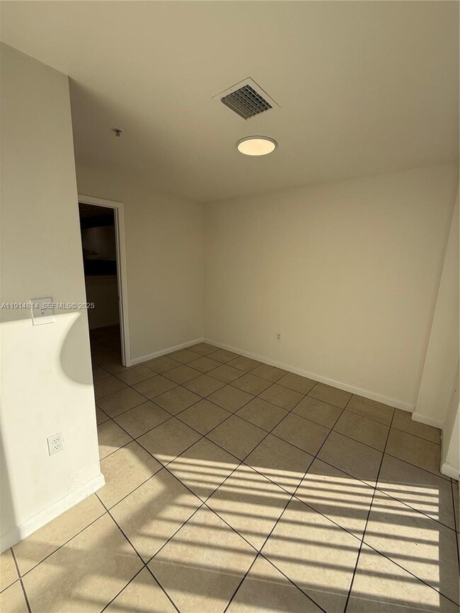 Photo - 821 SW 2nd St Unit 7