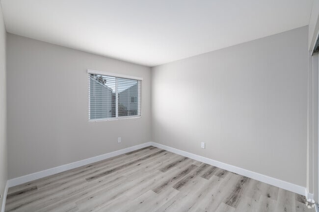 3BR, 2BA - 980SF - Primary Bedroom