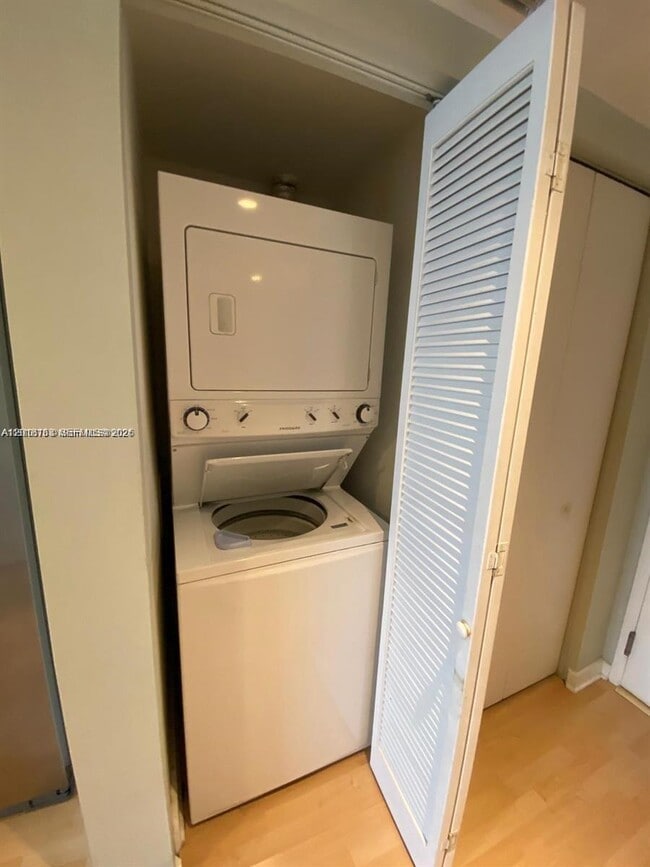 Photo - 185 SW 7th St Unit 3306