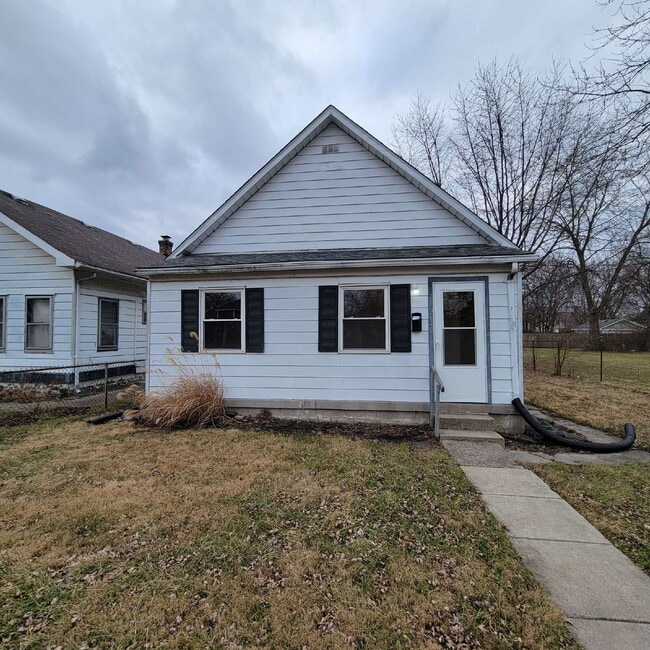 Building Photo - Christian Park 3BR Home w/Fenced Backyard!