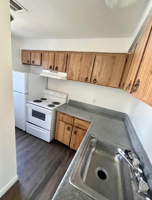 Photo - 1750 Karen Ave Unit Classic 2x2 2