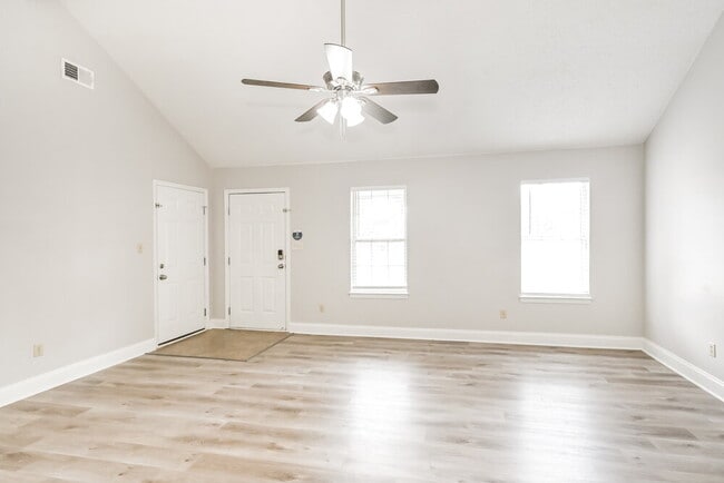 Photo - 3030 Caitlynn Cir S