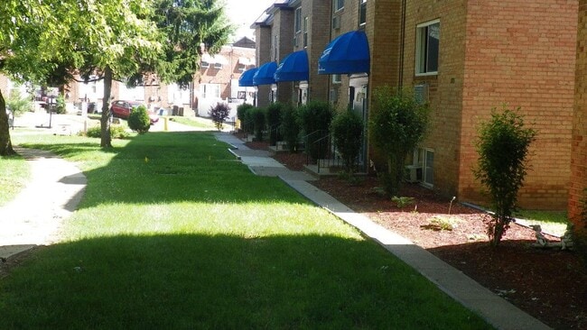 Photo - Renshaw Apartments