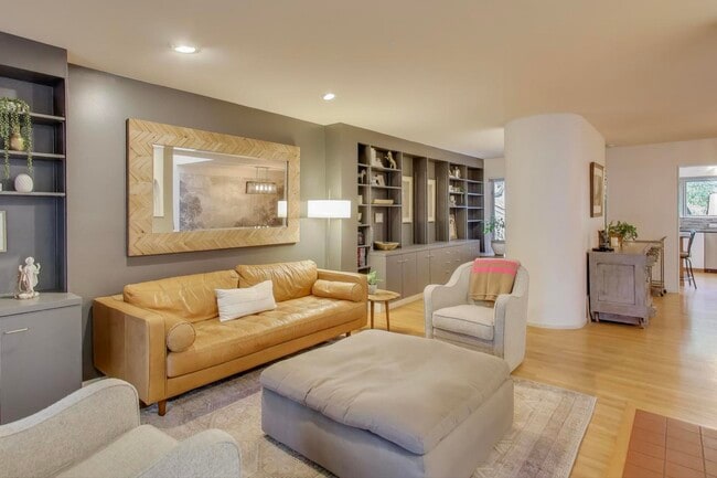 Photo - 3536 N Marshfield Ave