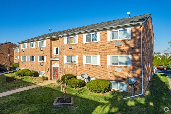 Photo - Midway Park Apartments