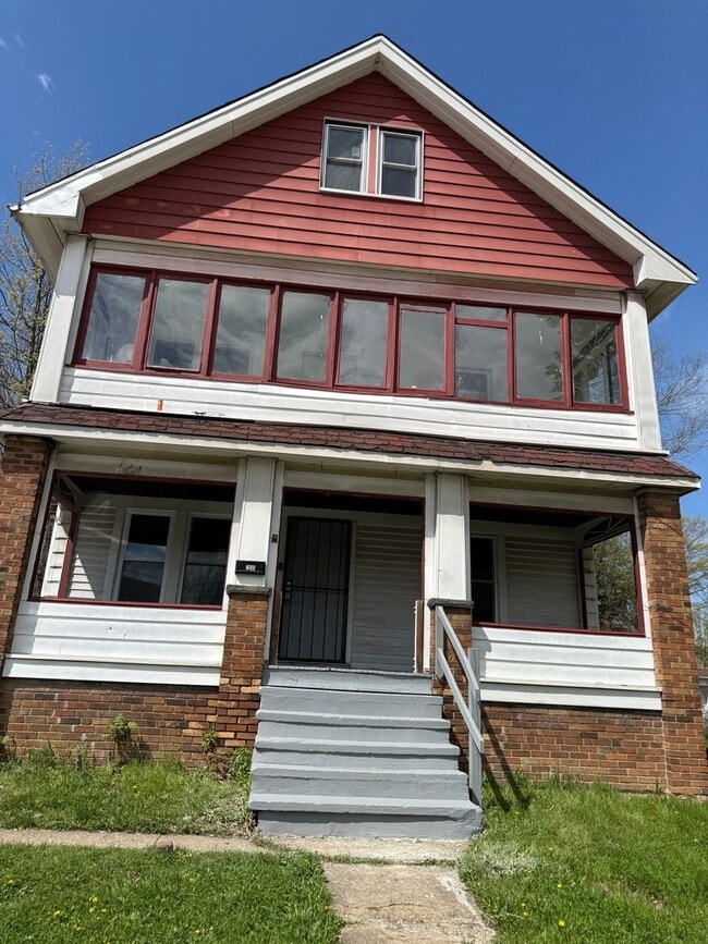 Building Photo - 700 E 160th St Unit 1