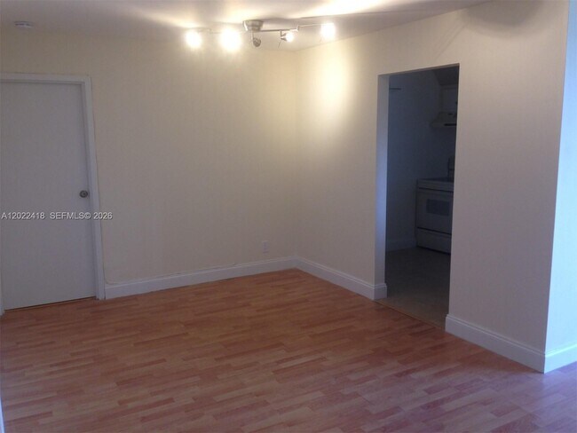 Photo - 16909 N Bay Rd Unit 520