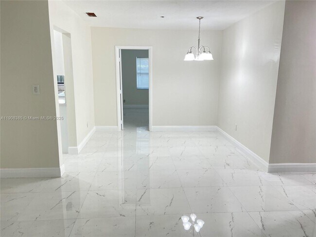 Photo - 6830 Tyler St