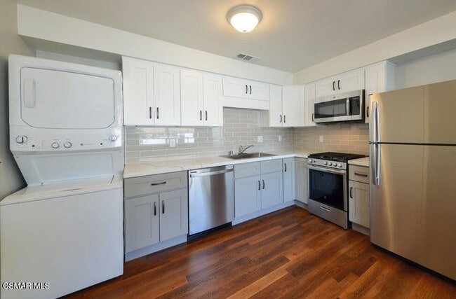 2775 Los Robles Rd