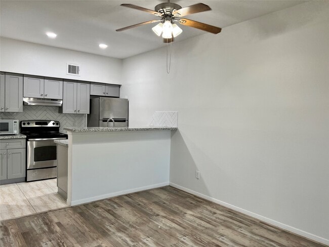 Building Photo - 2626 Holly Hall St Unit 307