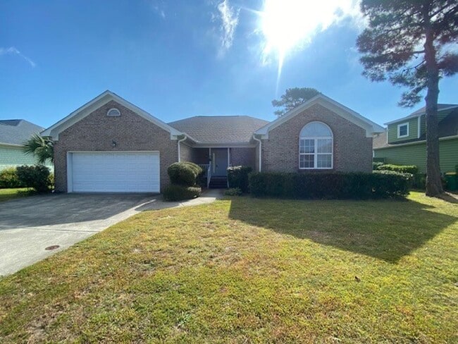 Building Photo - Introducing a charming 3-bedroom, 2-bathro... Rental