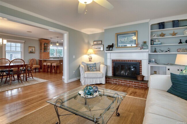 Photo - 370 South Ln