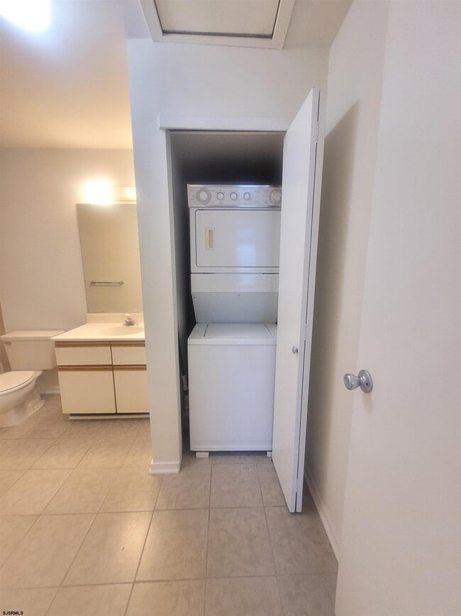 Photo - 137 Heather Croft Unidad 137