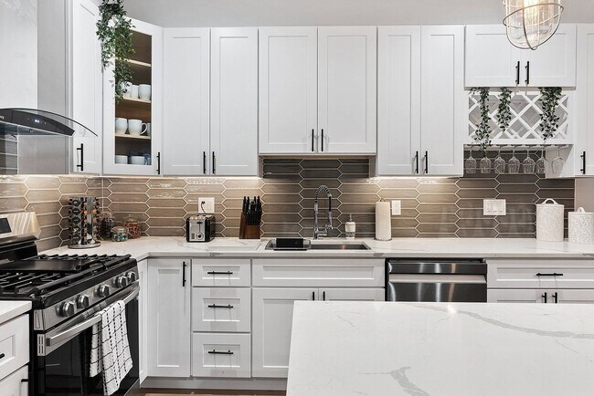 Photo - 1611 N 27th St