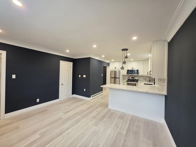 Photo - Beautifully Updated Apartment! (2 Bed, 1.5... Unit LOWER