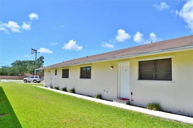 Photo - 203 N 59th Ave