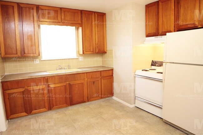 Photo - 616 N Frey Ave