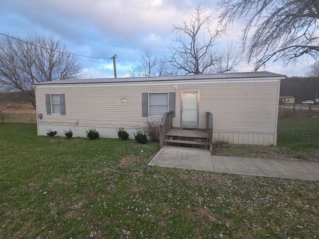 Building Photo - 2-Bedroom, 2-Bath Mobile Home with Front and Back Porches in Sparta