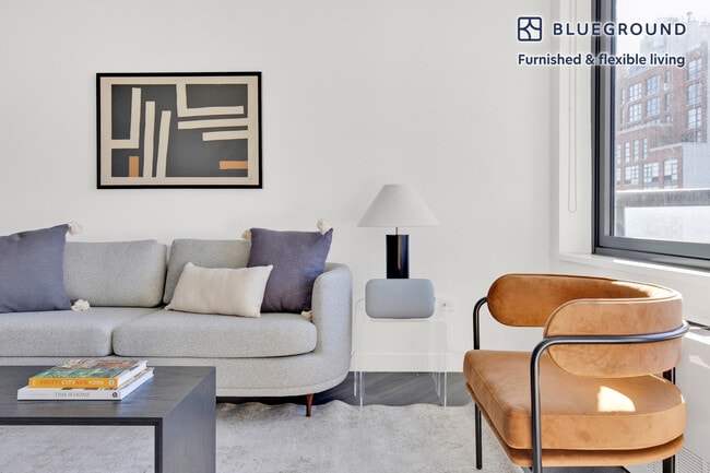 Photo - 250 E Houston St Unidad FL7-ID180