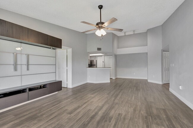 Photo - 600 Crestwood Ct N Unit 609