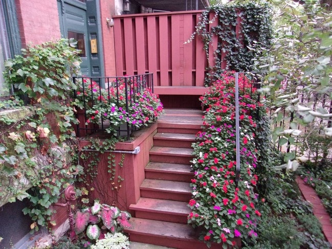 Photo - 625 W Belmont Ave