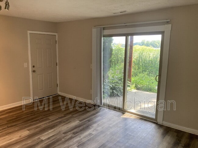 Photo - 5864 Shaw St Unidad #2