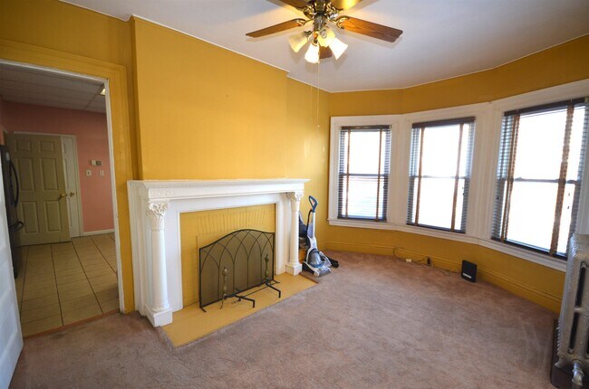 Photo - 572 E 25th St Unidad 1