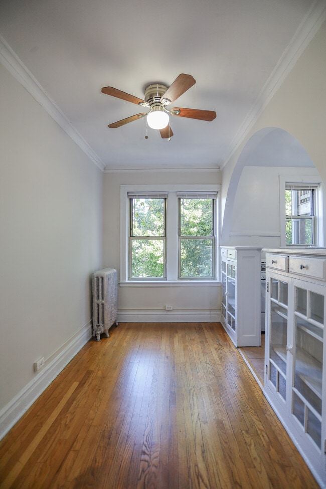 Photo - 5720 S Blackstone Ave Unit #1E