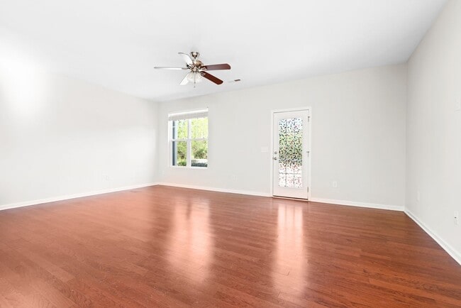 Photo - Well Maintained End Unit Townhome with Community Pool! Available July 14th!