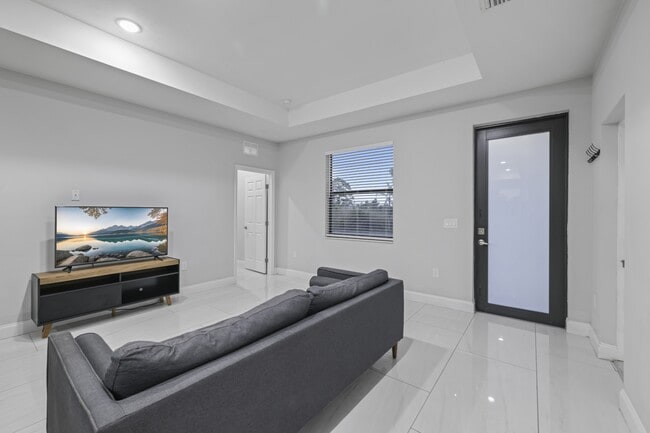 Photo - 2915 65th St W