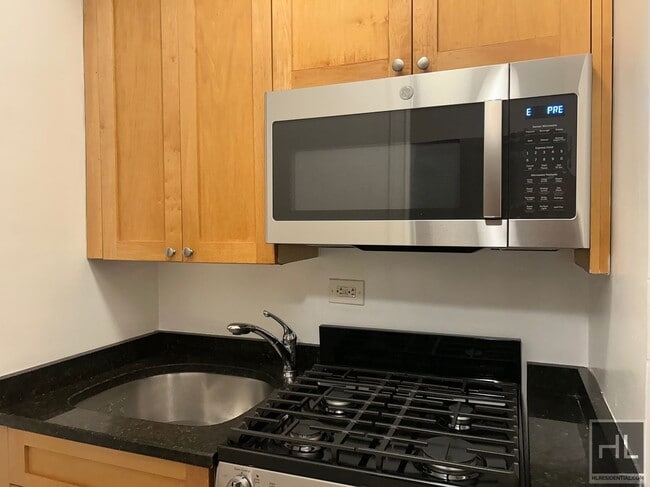 Building Photo - EAST 56 STREET Unit 7G