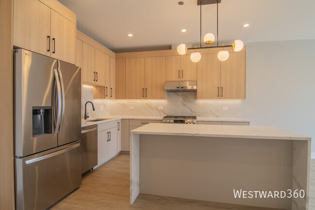 Photo - 2354 W Polk St Unit #302