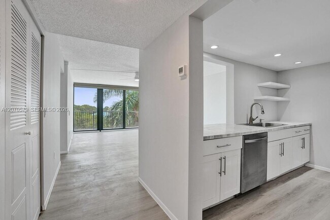1101 River Reach Dr Unit 511