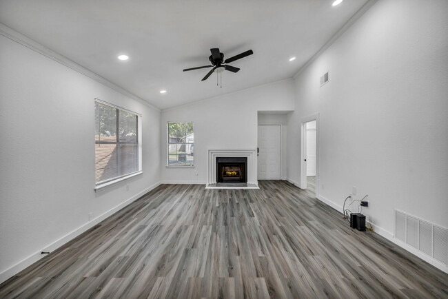 Photo - 5903 Kevin Kelly Pl