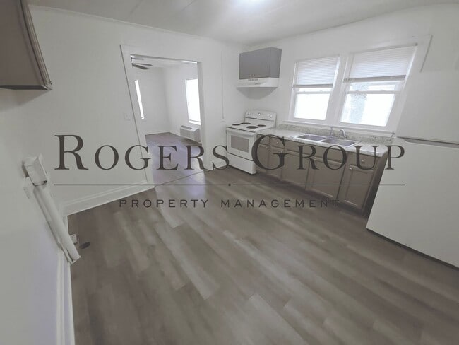 Photo - 746 Southerland St